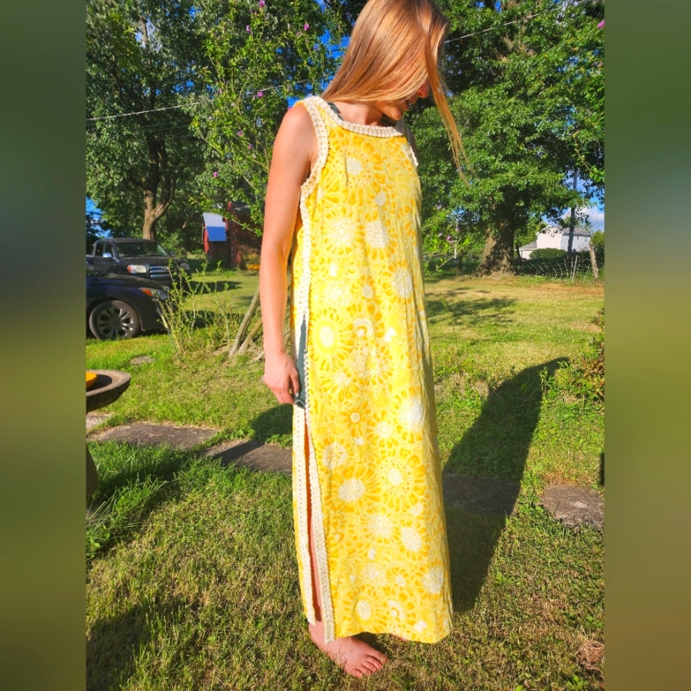 Vintage Shifts International Miami sun dress